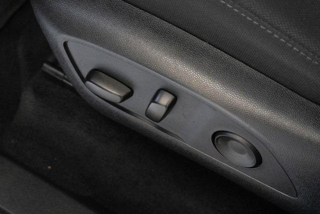 Used 2025 GMC Acadia Elevation image 19