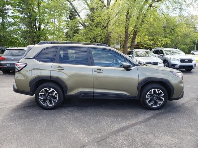 Certified 2025 Subaru Forester Premium AWD/4WD image 2