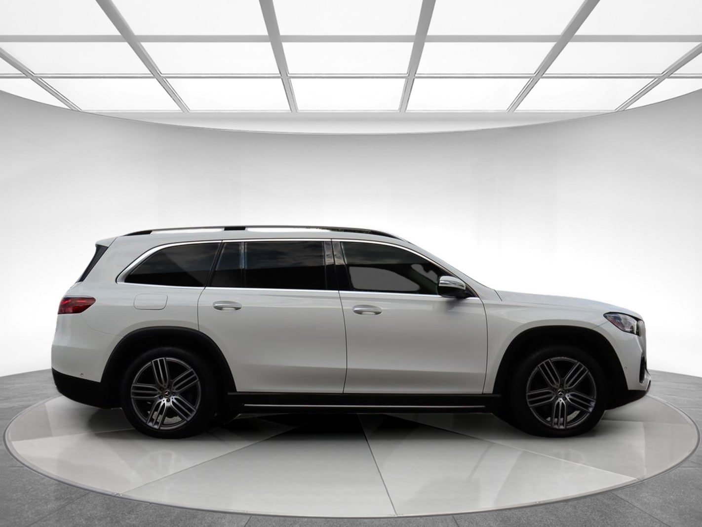 Used 2024 Mercedes-Benz GLS 450 4MATIC image 5