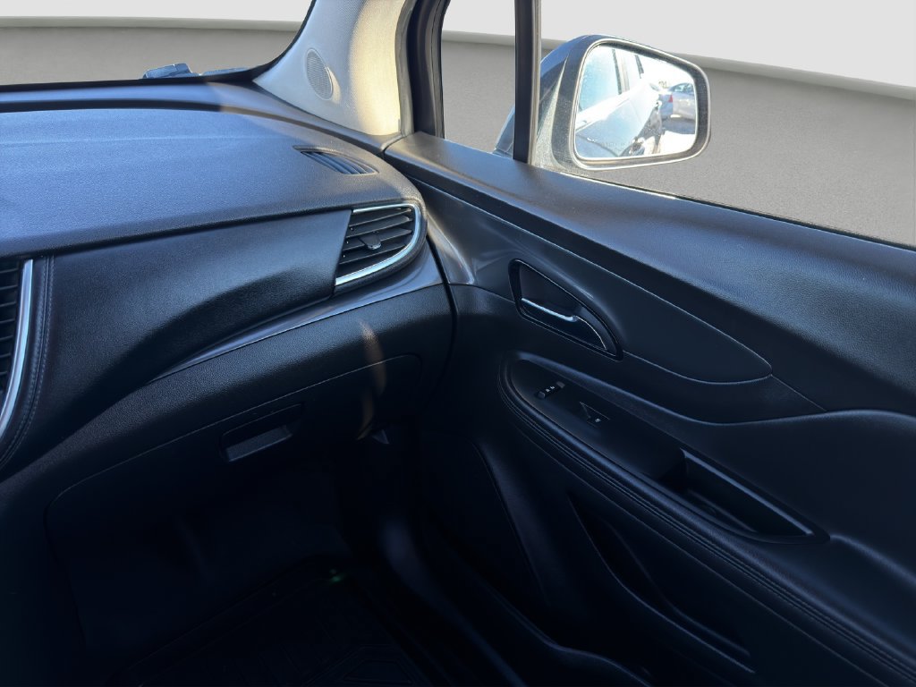 Used 2018 Buick Encore Preferred FWD image 17