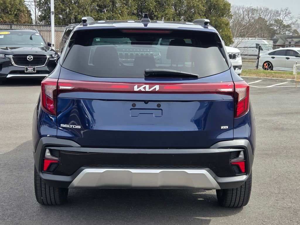 Used 2024 Kia Seltos SX w/ SX Sunroof Package AWD/4WD image 5