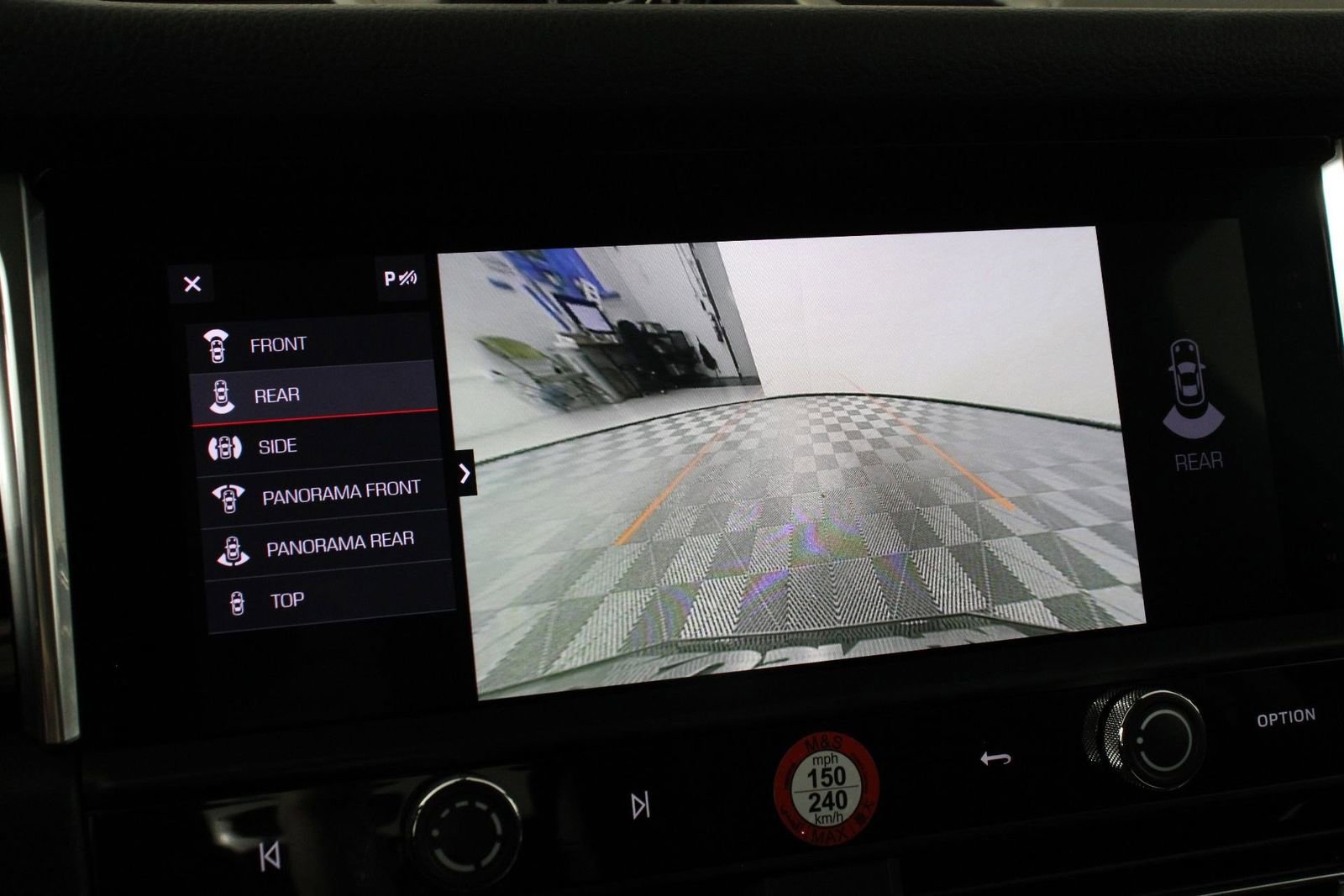 Certified 2025 Porsche Macan image 17