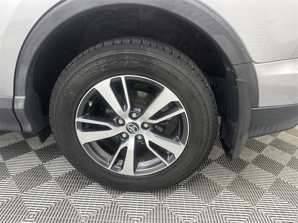 Used 2017 Toyota RAV4 XLE image 21