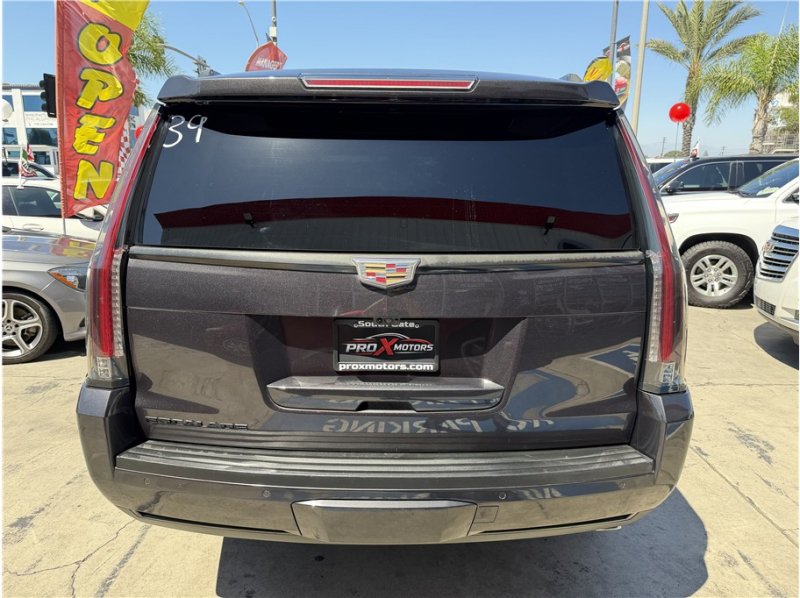 Used 2018 Cadillac Escalade Premium Luxury AWD/4WD image 5