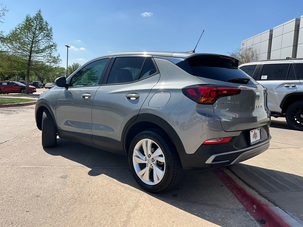 Used 2025 Buick Encore GX Preferred image 8