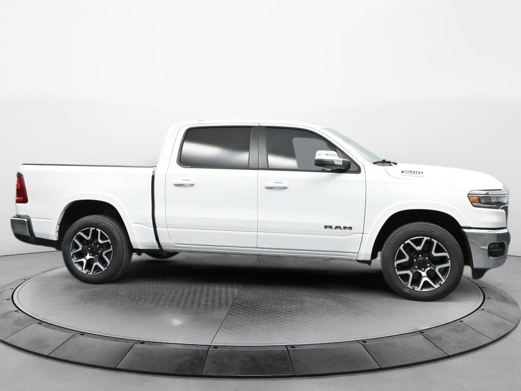 Used 2025 RAM 1500 Laramie AWD/4WD image 8