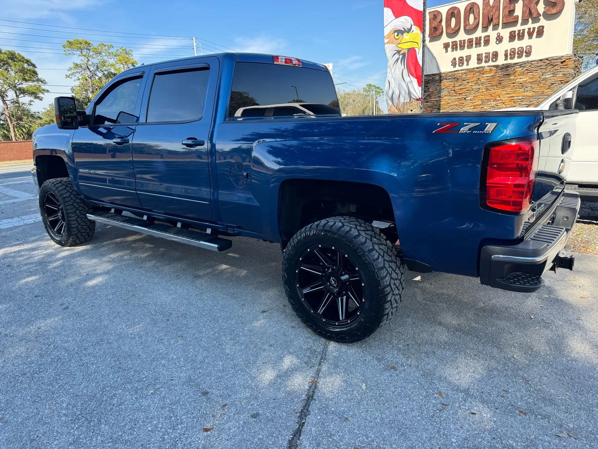 Used 2018 Chevrolet Silverado 2500 LT w/ LT Convenience Package AWD/4WD image 4