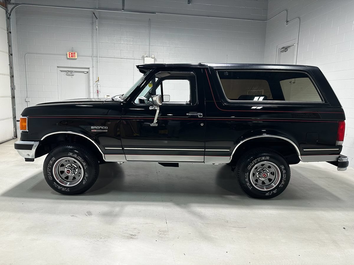 Used 1988 Ford Bronco AWD/4WD image 17