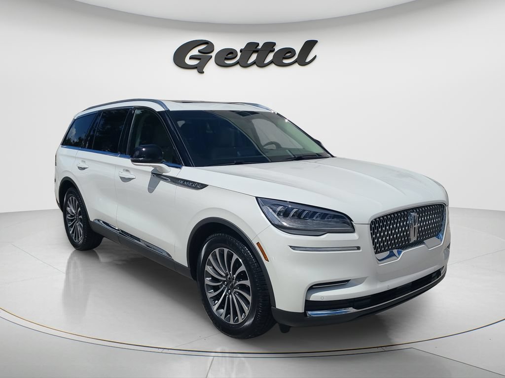Used 2023 Lincoln Aviator 2WD w/ Premium Package image 3