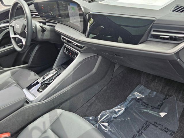 Certified 2025 Audi Q5 Premium w/ Convenience Package AWD/4WD image 20