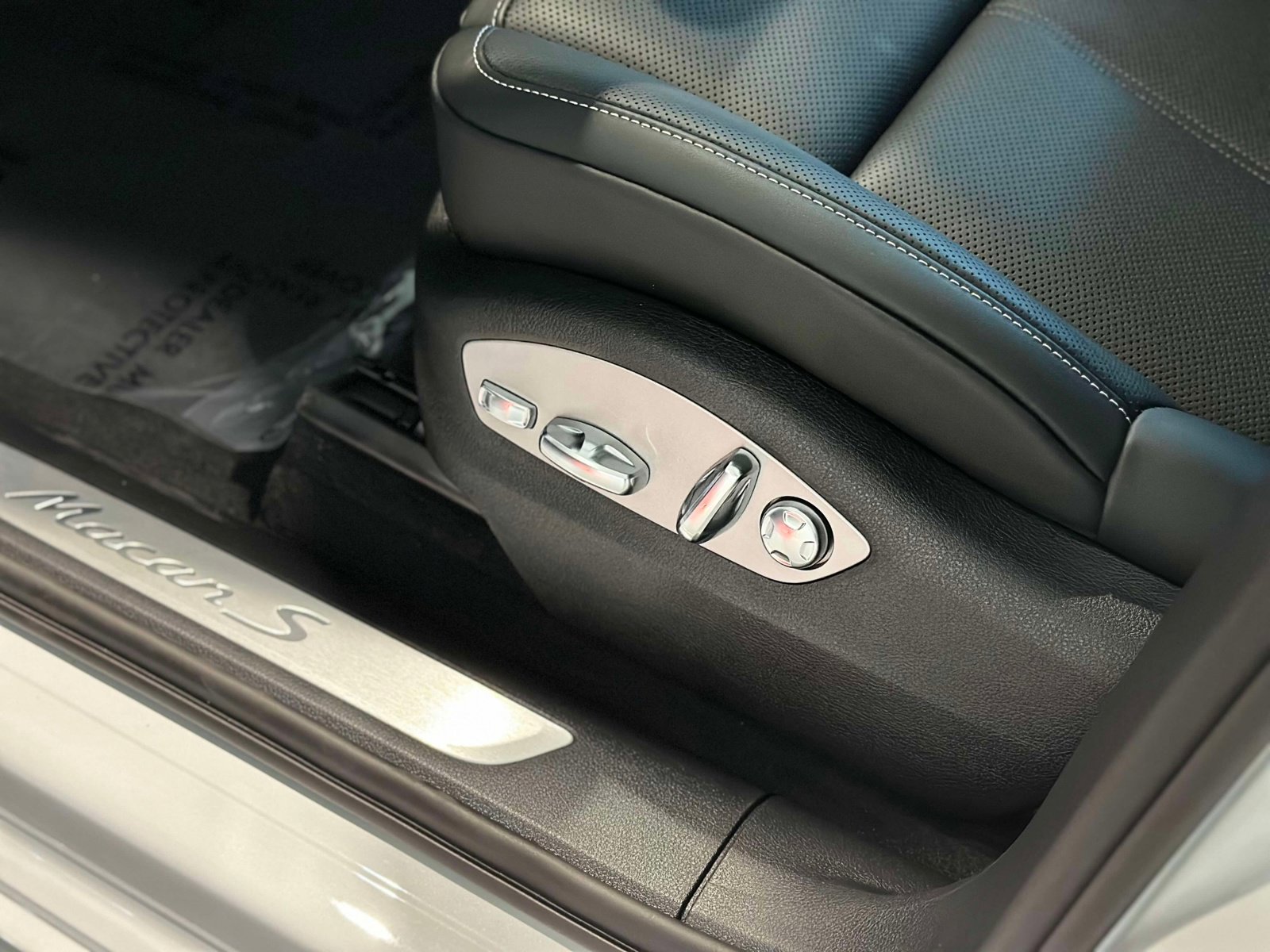 New 2026 Porsche Macan S image 21