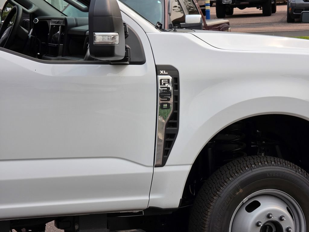 New 2026 Ford F350 XL w/ XL Chrome Package AWD/4WD image 7