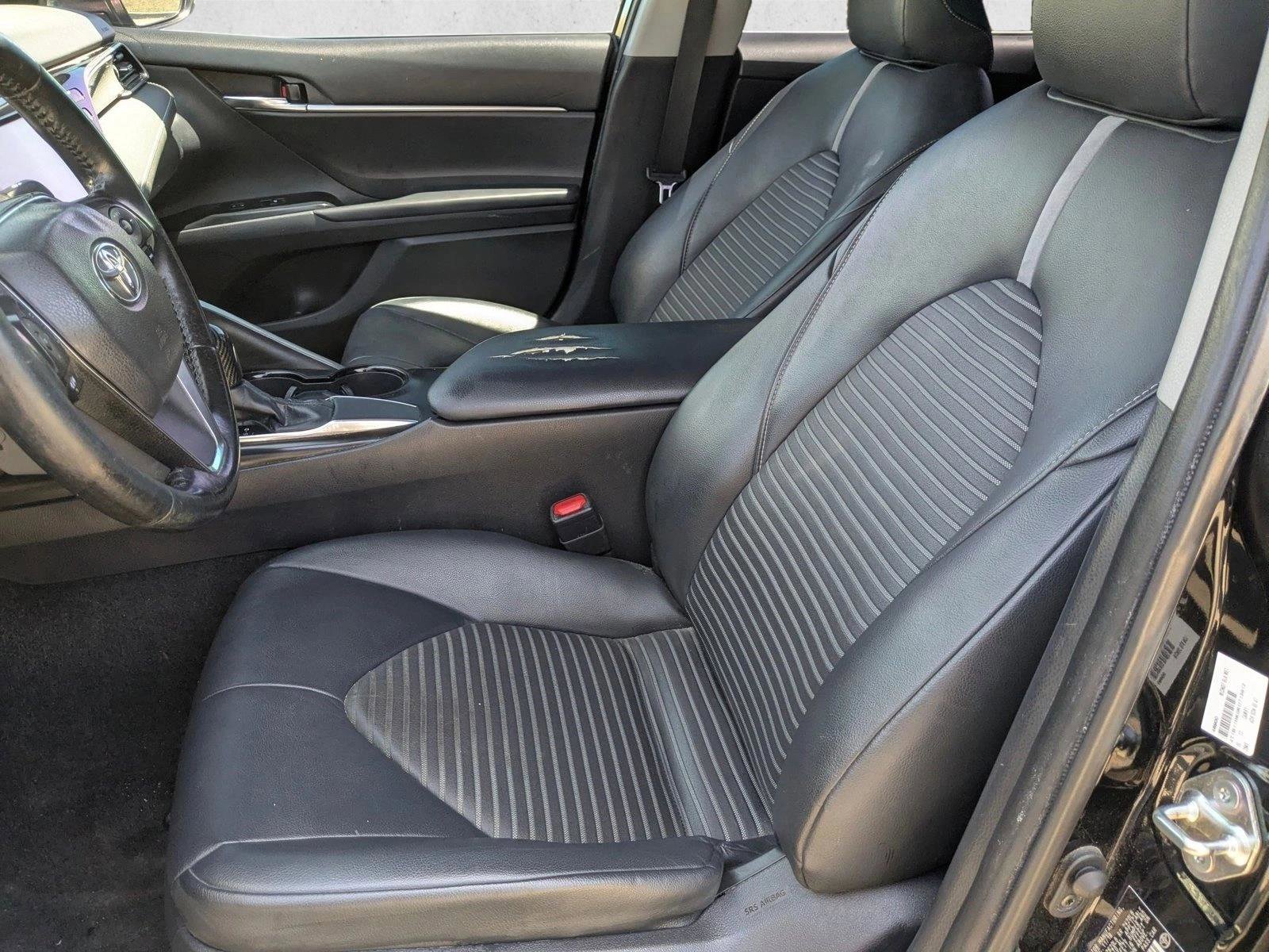 Used 2019 Toyota Camry SE w/ Carpet Mat Package FWD image 15