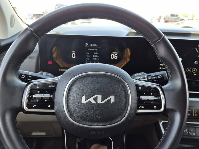Used 2025 Kia Carnival image 29