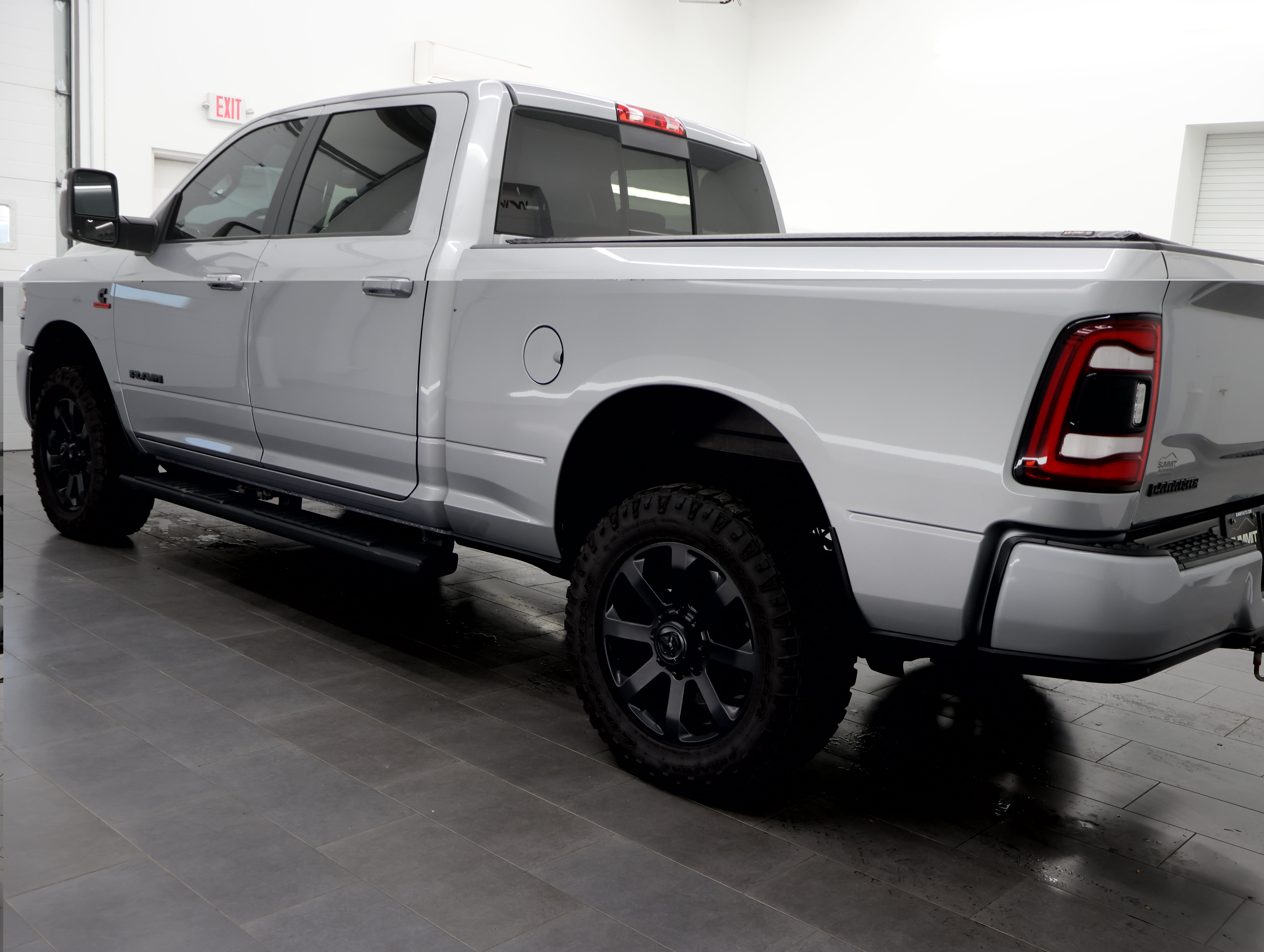 Used 2023 RAM 3500 Laramie AWD/4WD image 6