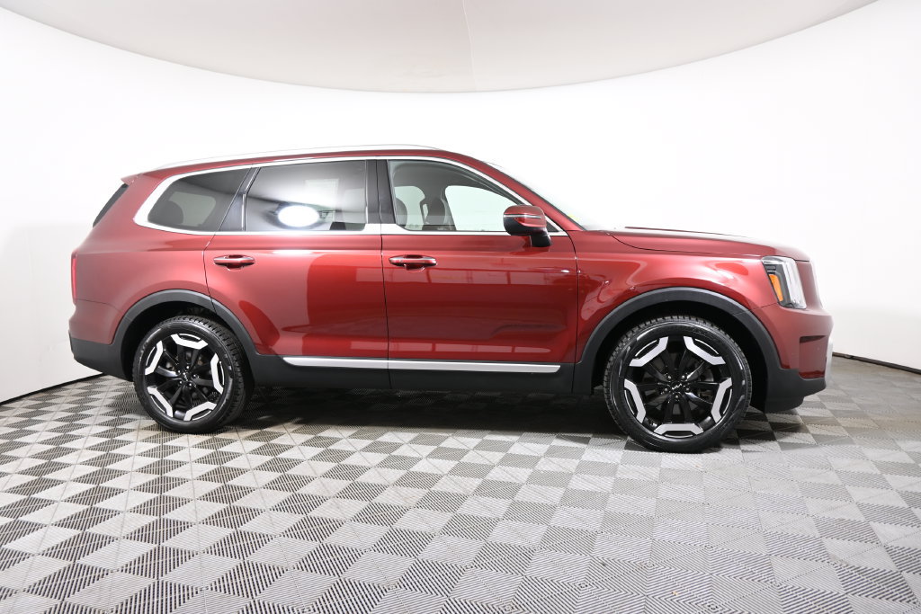 Used 2024 Kia Telluride S AWD/4WD image 8