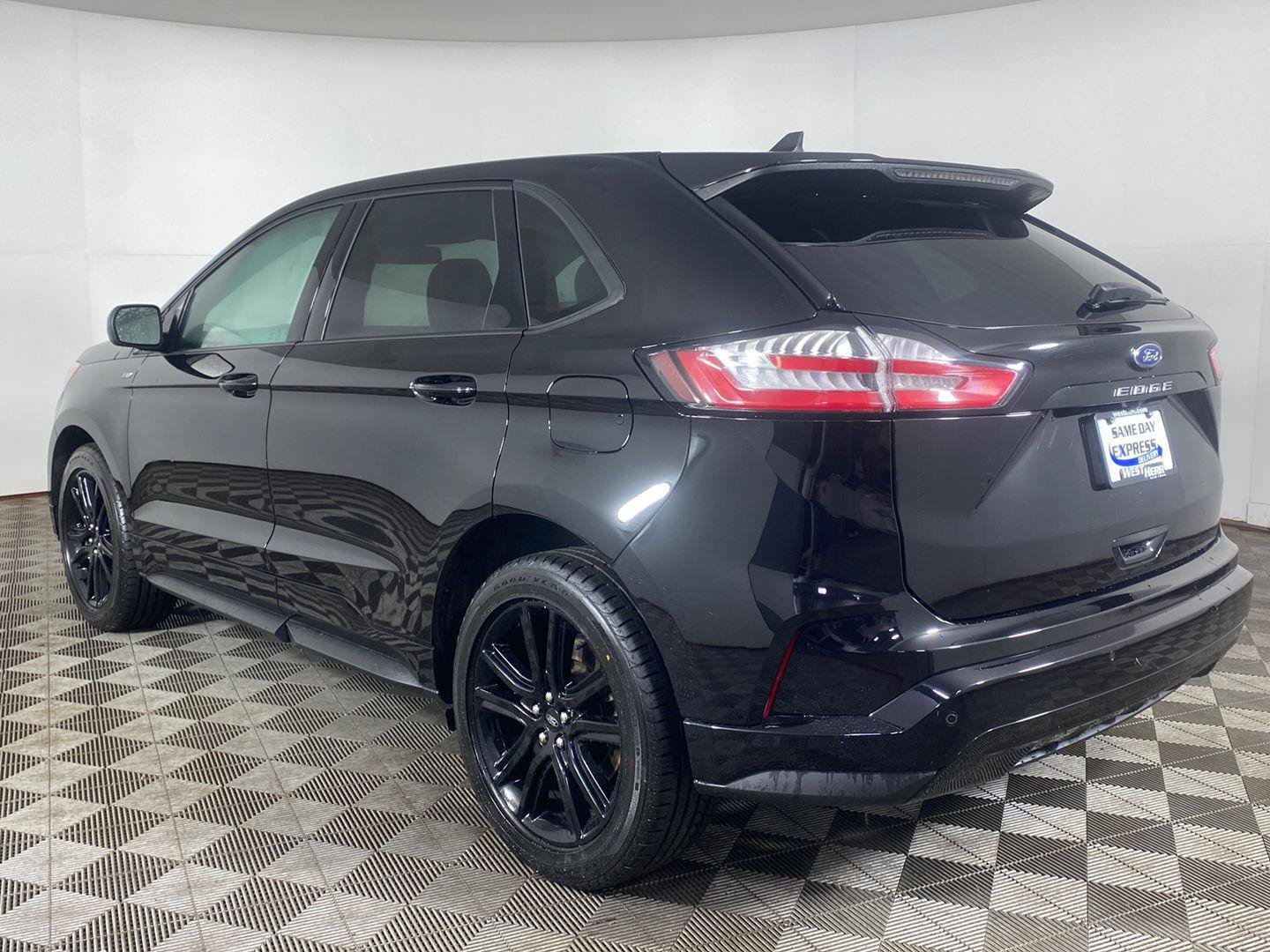 Used 2023 Ford Edge ST-Line AWD/4WD image 27