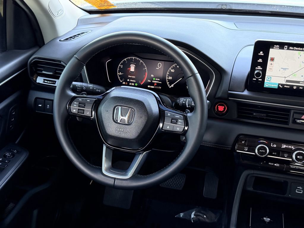 Used 2025 Honda Pilot Touring image 15