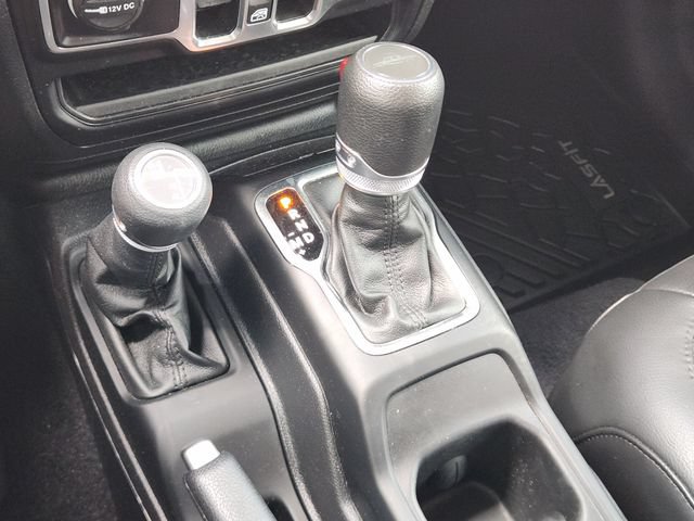 Used 2023 Jeep Gladiator Sport AWD/4WD image 22
