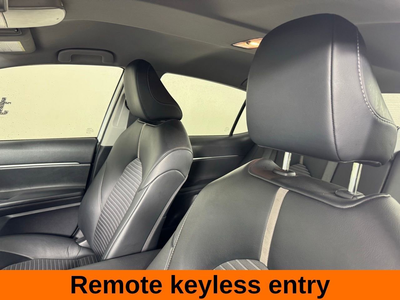 Used 2023 Toyota Camry SE image 11