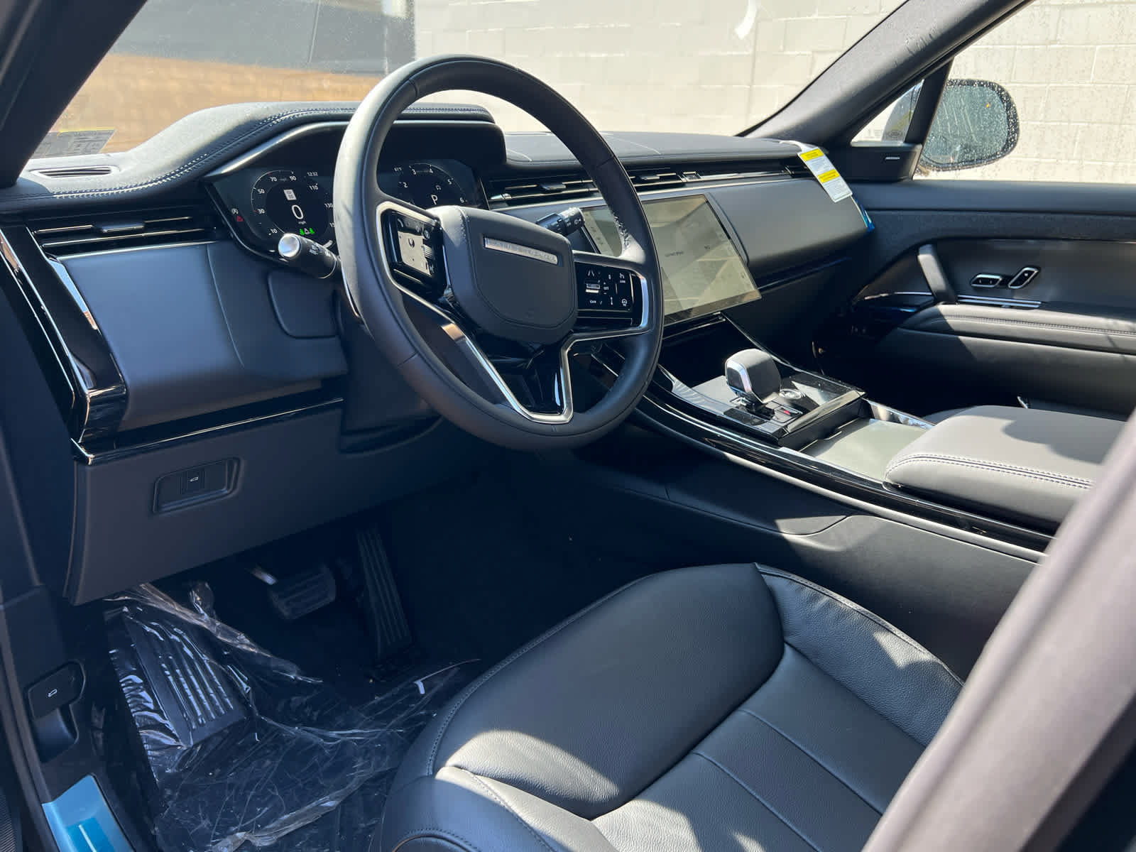 Certified 2025 Land Rover Range Rover Sport AWD/4WD image 12
