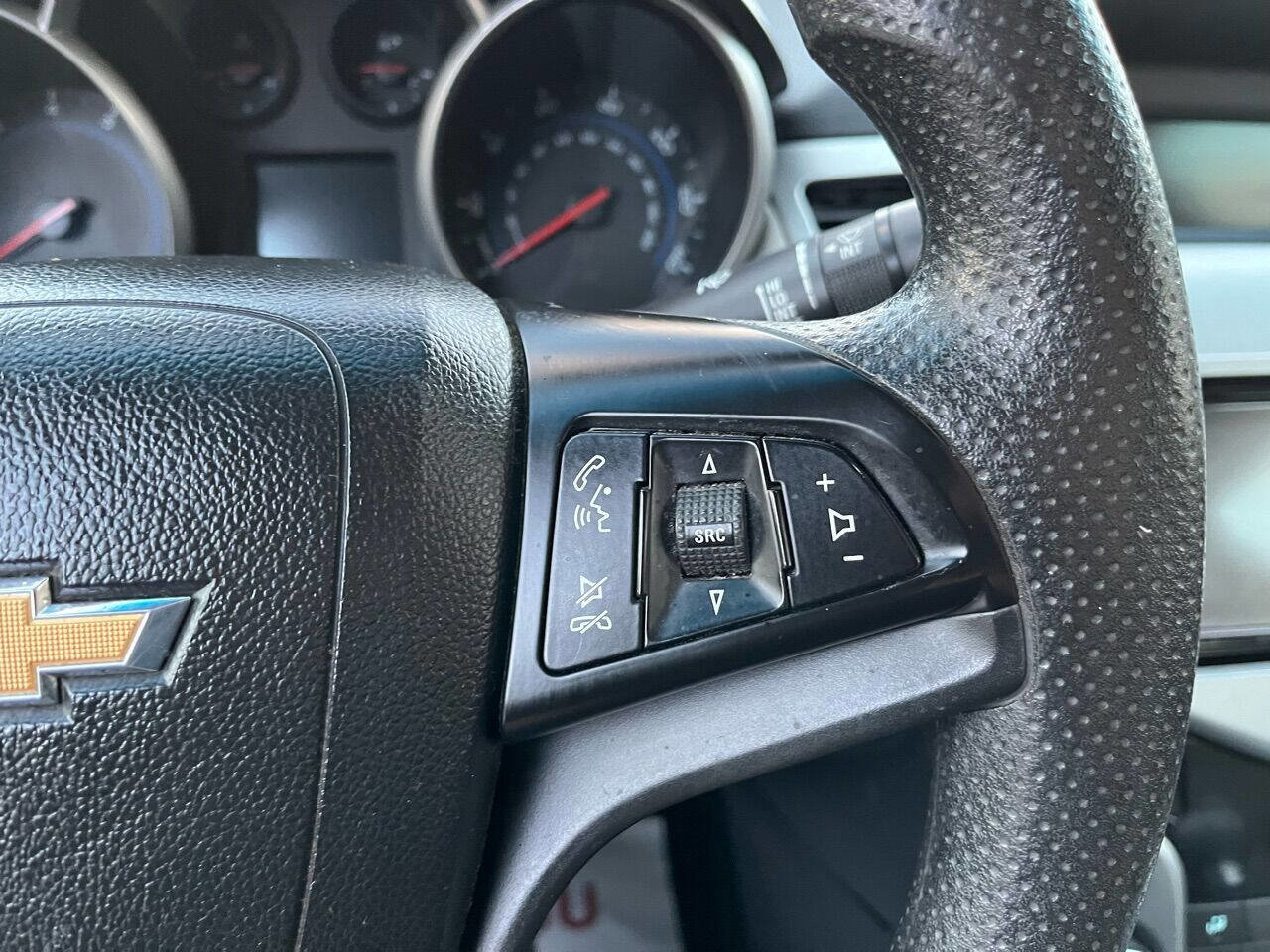 Used 2014 Chevrolet Cruze LS image 27