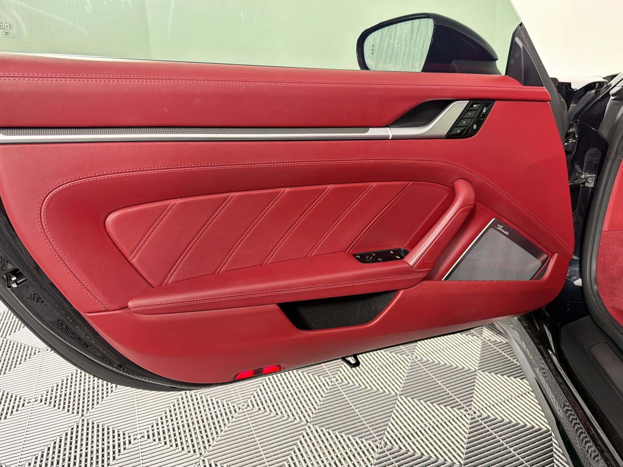 Certified 2021 Porsche 911 Turbo S AWD/4WD image 14