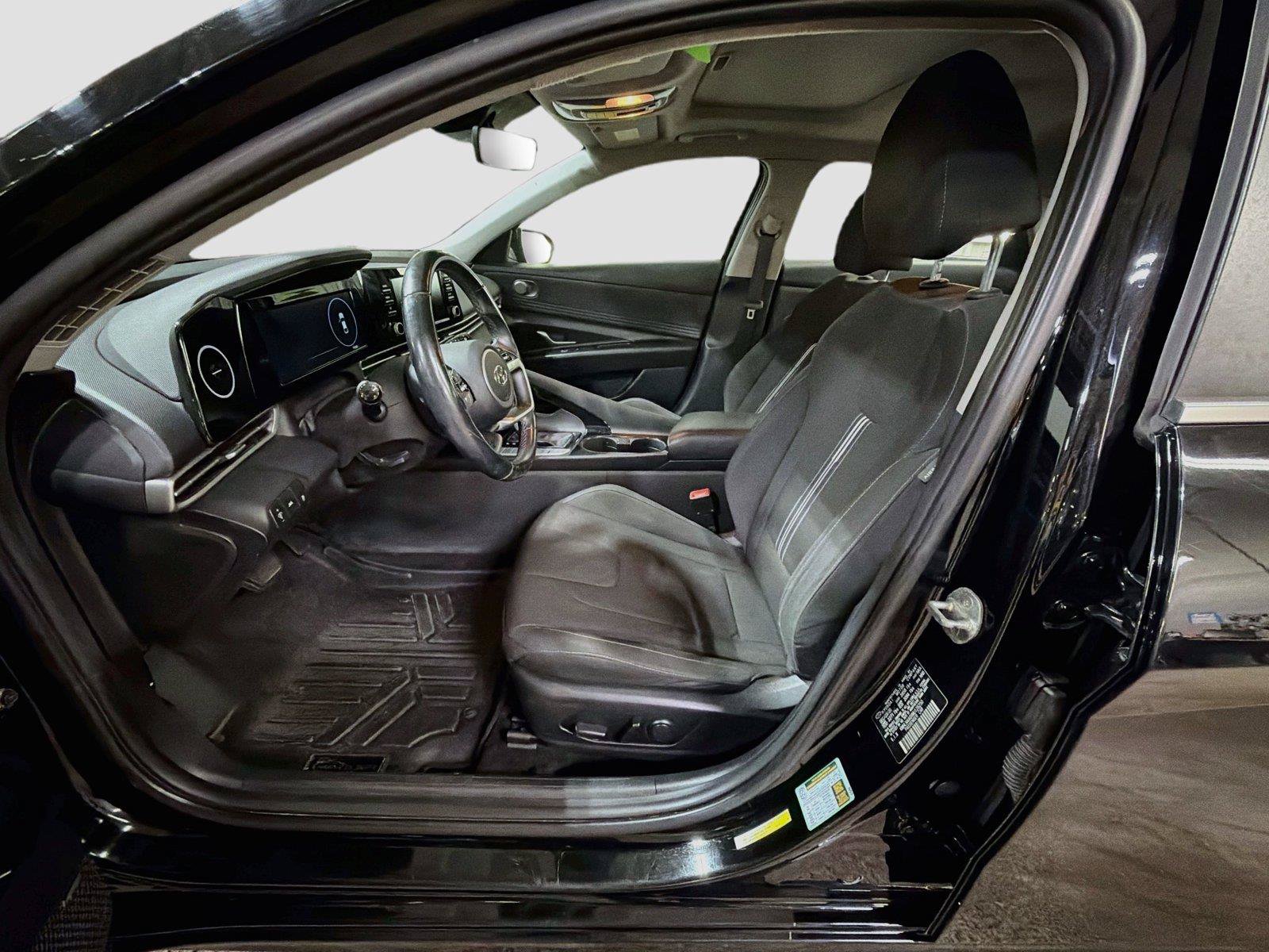 Used 2021 Hyundai Elantra SEL w/ Convenience + Premium Package FWD image 5