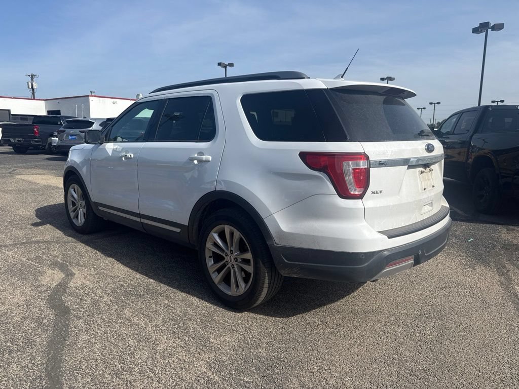 Used 2019 Ford Explorer XLT w/ Equipment Group 202A FWD image 4