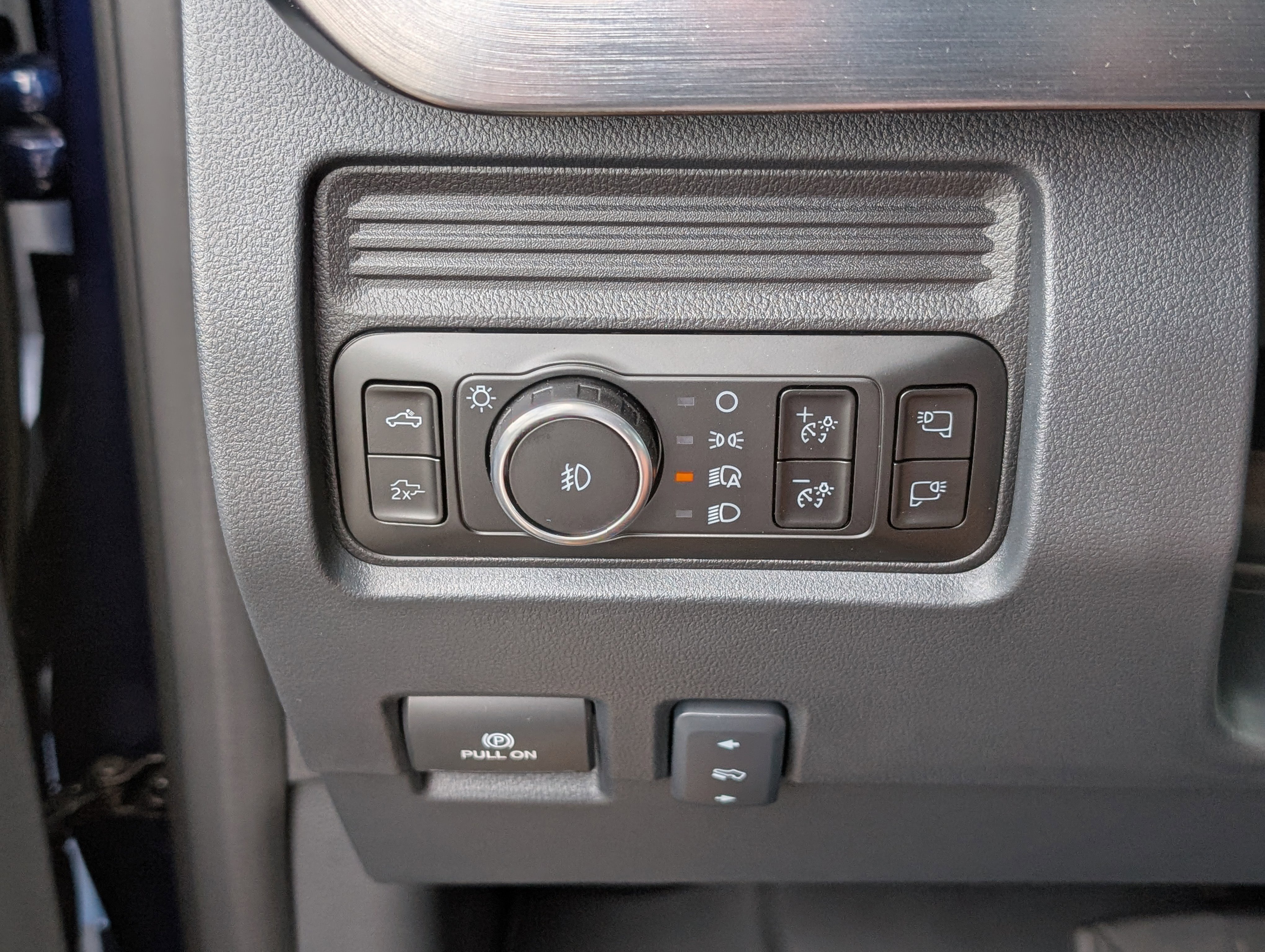 New 2026 Ford F350 Lariat w/ Black Appearance Package image 21