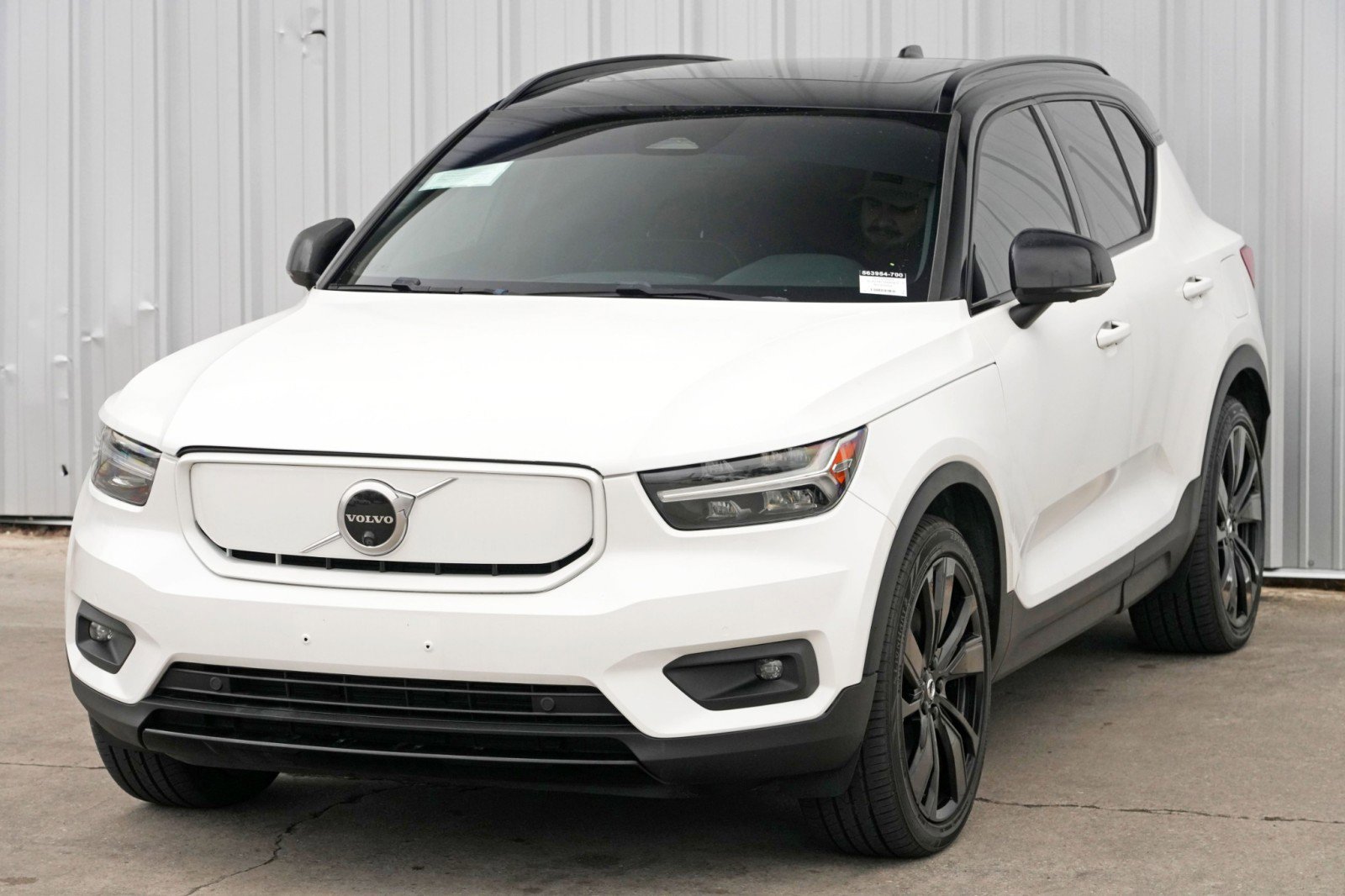Used 2021 Volvo XC40 P8 Recharge w/ Advanced Package image 47