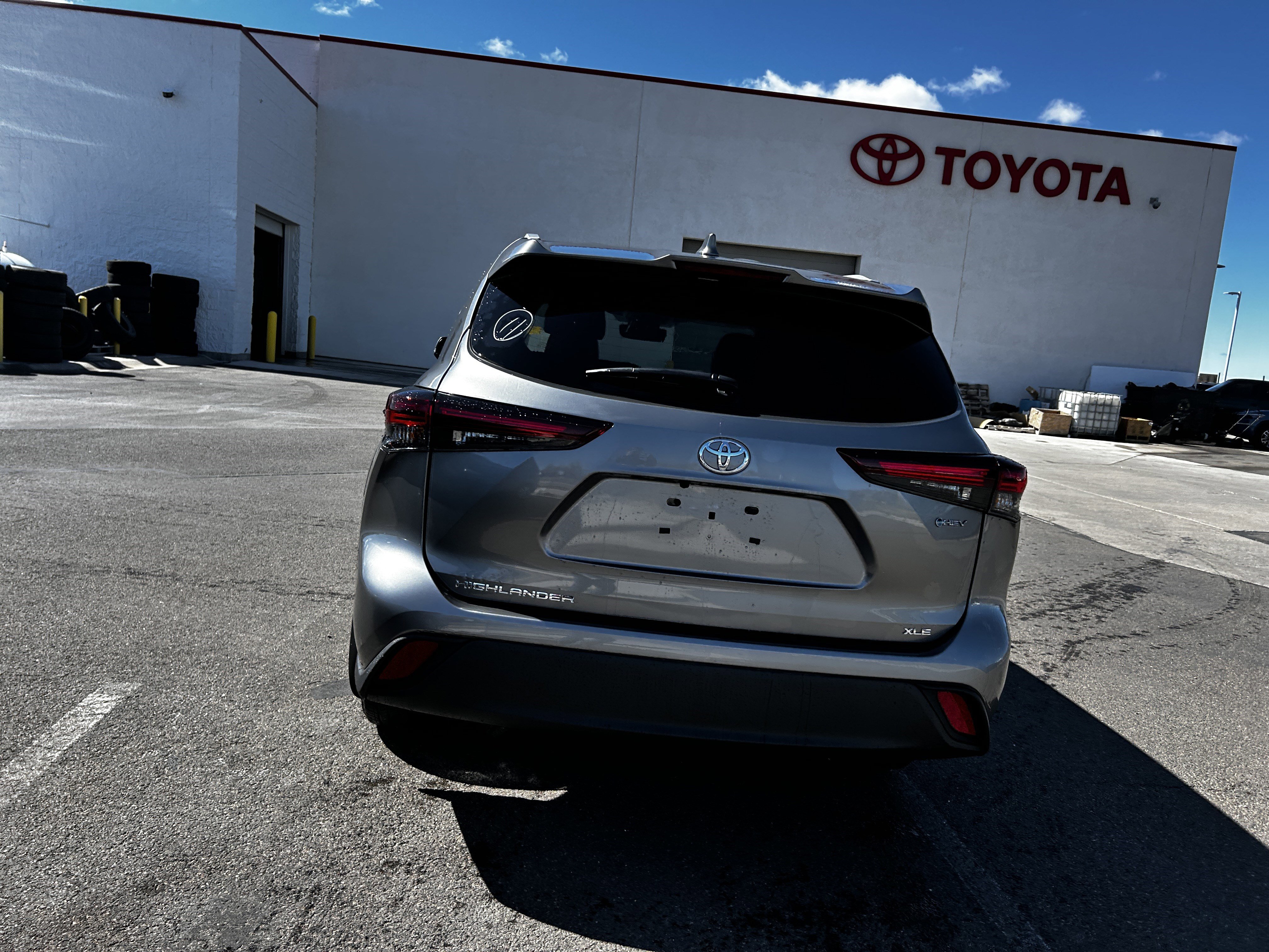 Used 2026 Toyota Highlander XLE image 4