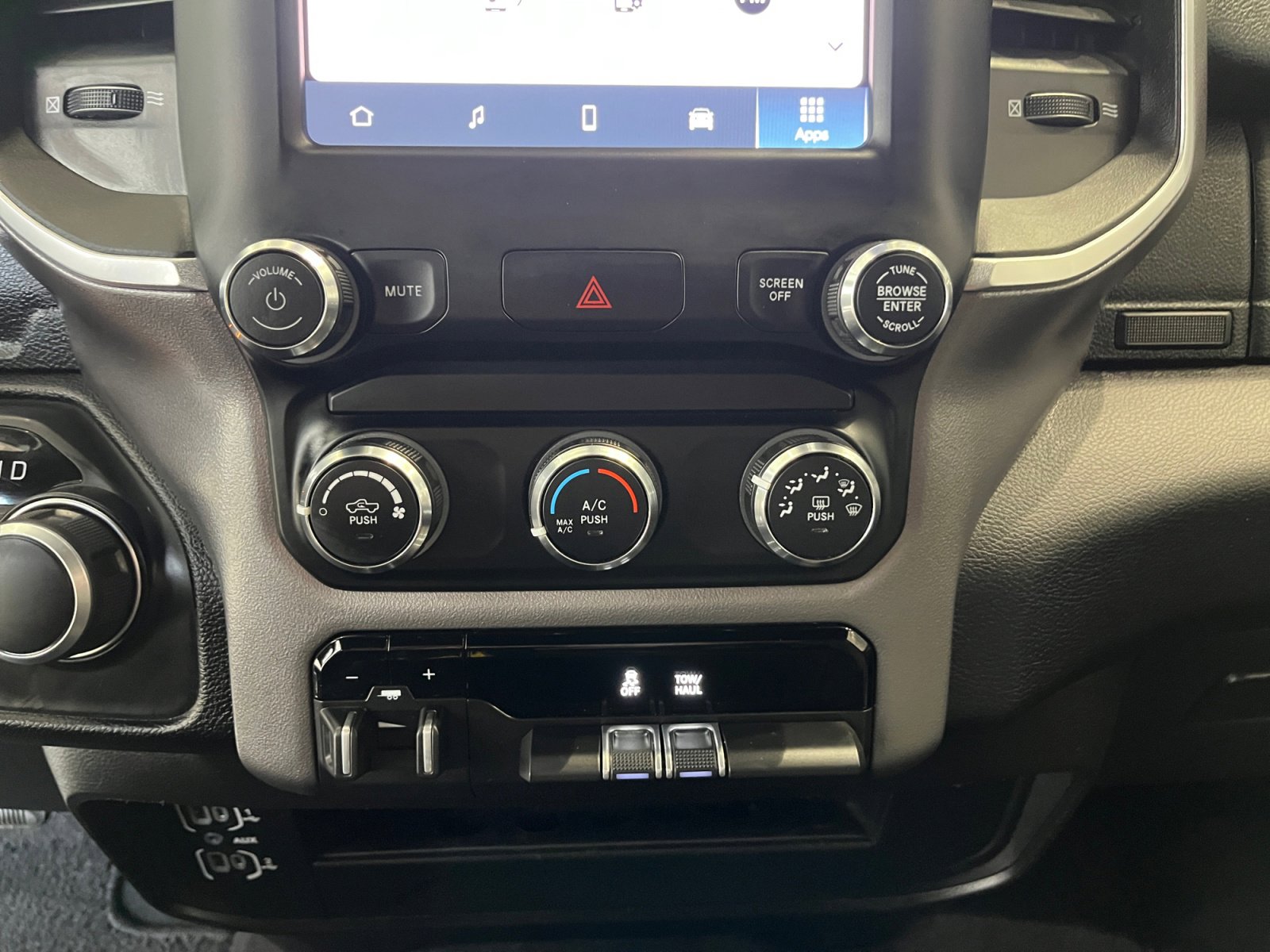 Used 2024 RAM 2500 Big Horn image 26