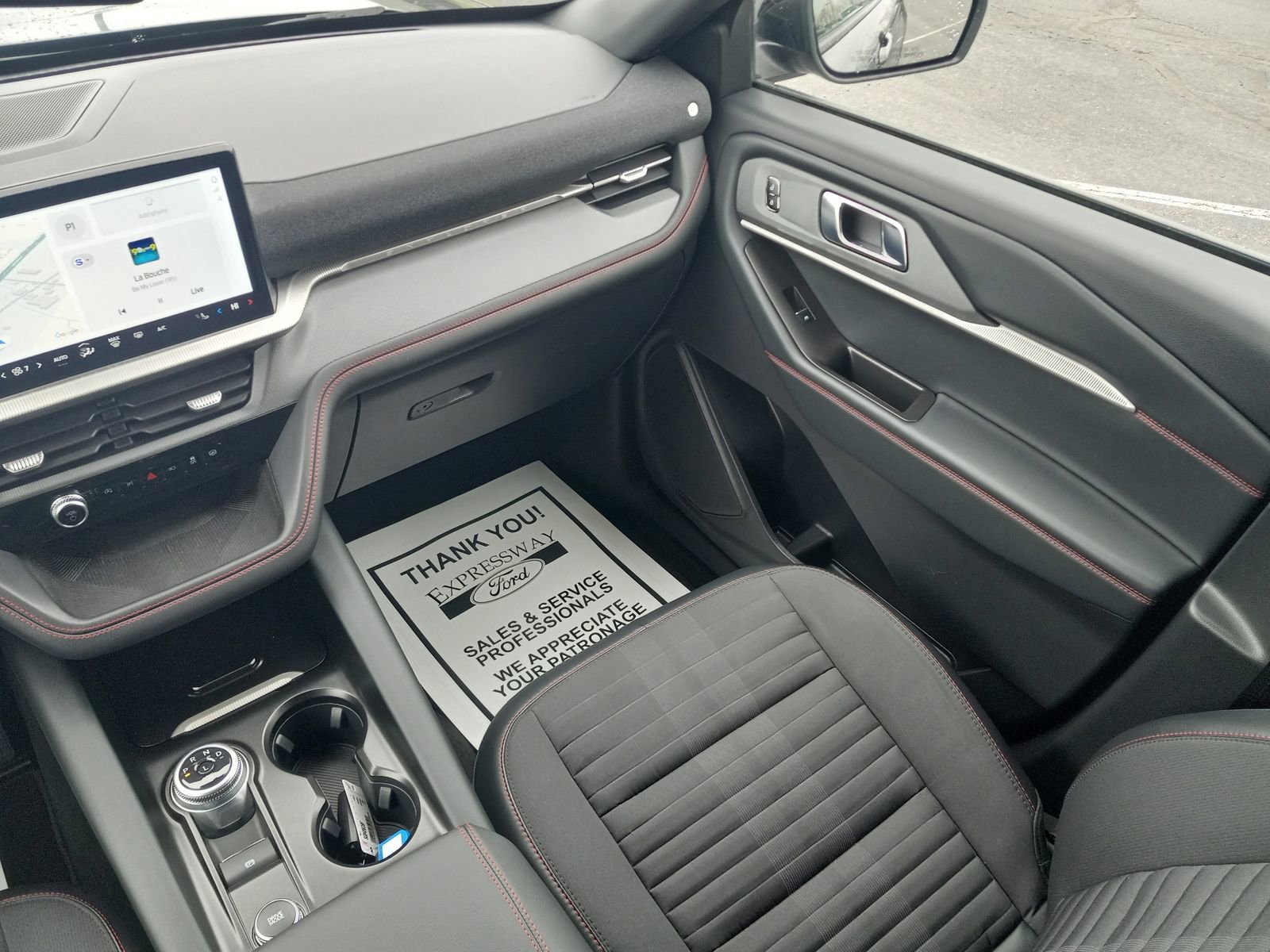 Used 2025 Ford Explorer ST-Line w/ ST-Line Street Pack image 19