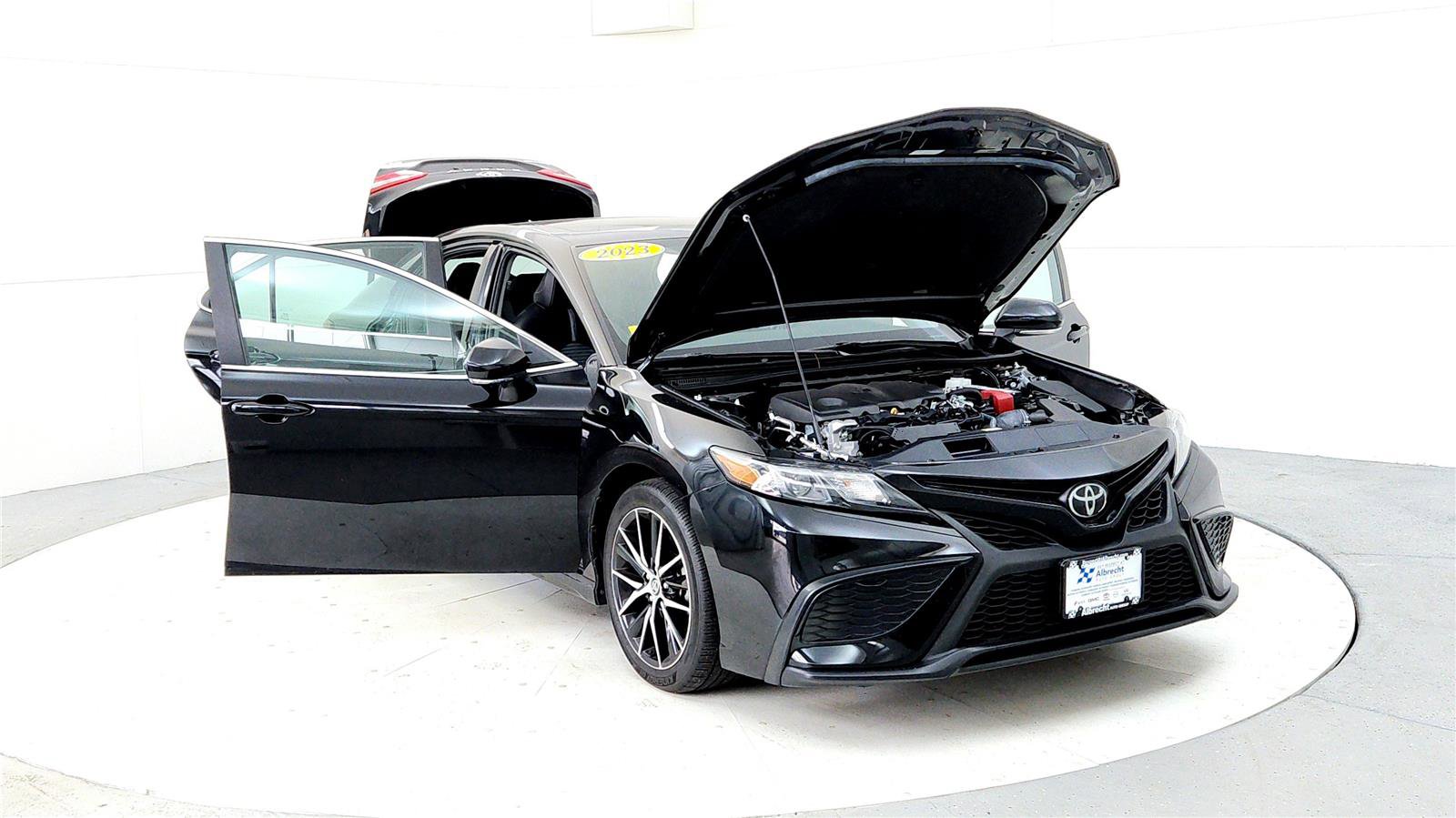Certified 2023 Toyota Camry SE w/ Cold Weather Package image 9