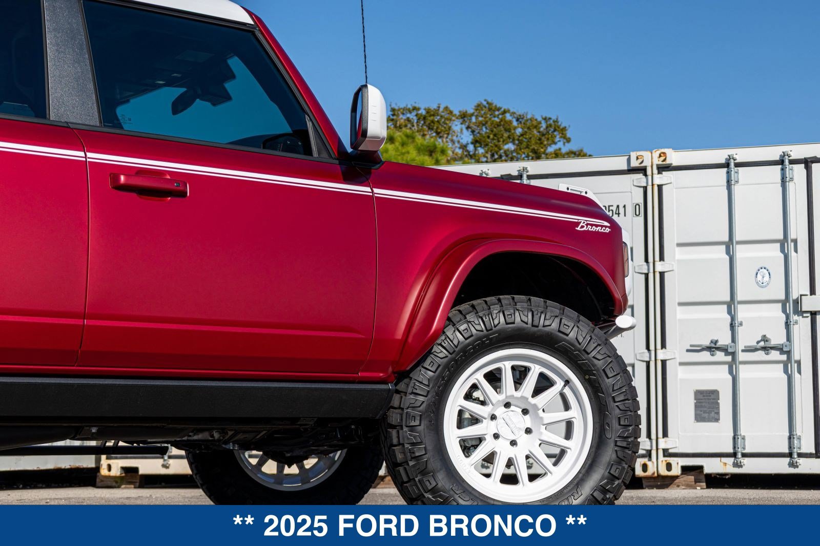 Used 2025 Ford Bronco Heritage Edition AWD/4WD image 39