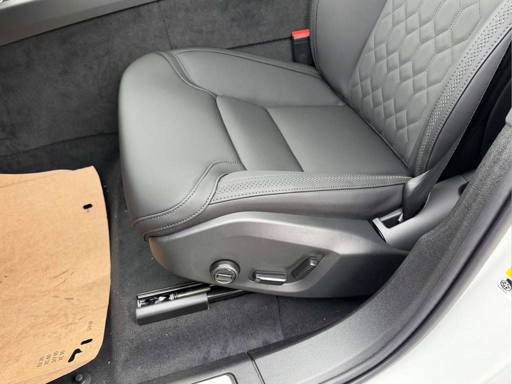 New 2026 Volvo XC60 T8 Plus AWD/4WD image 16