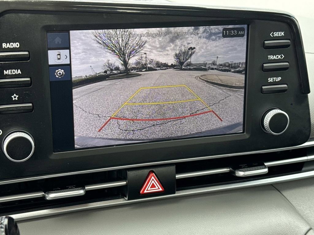 Used 2024 Hyundai Elantra SE FWD image 5