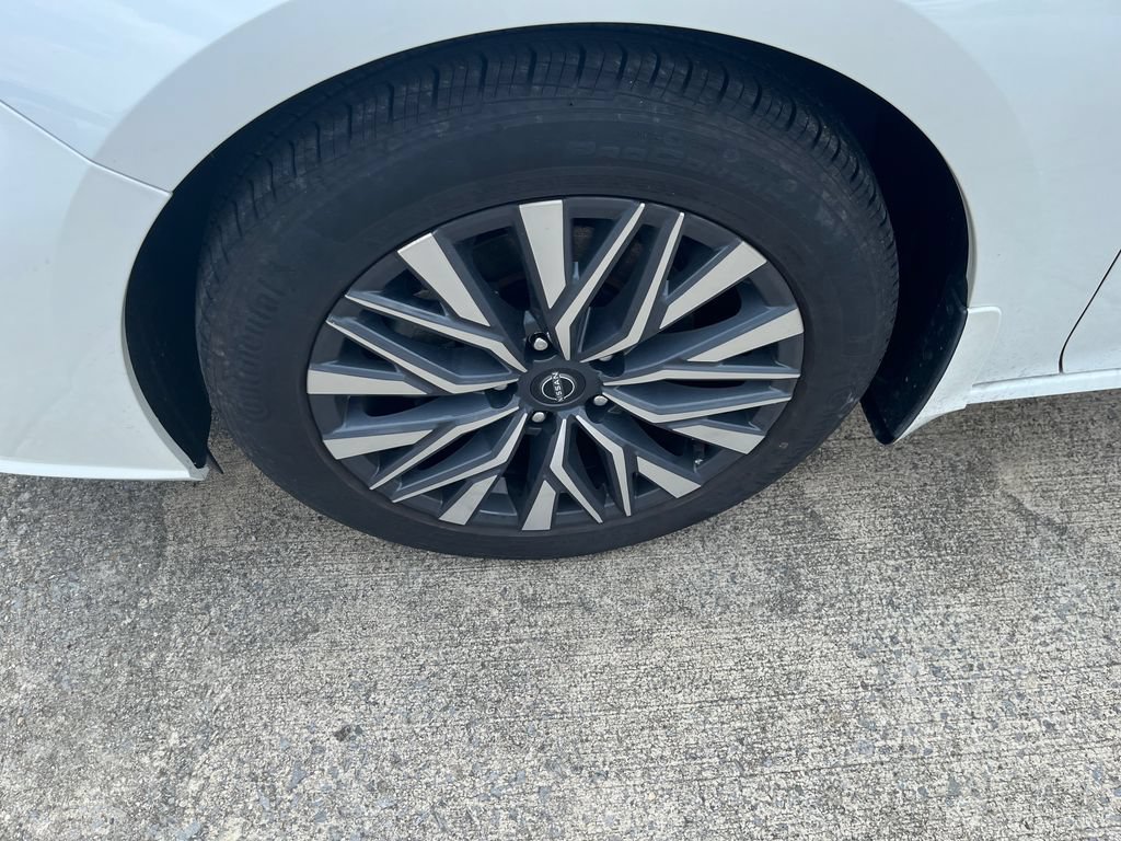 Used 2023 Nissan Altima 2.5 SV FWD image 9