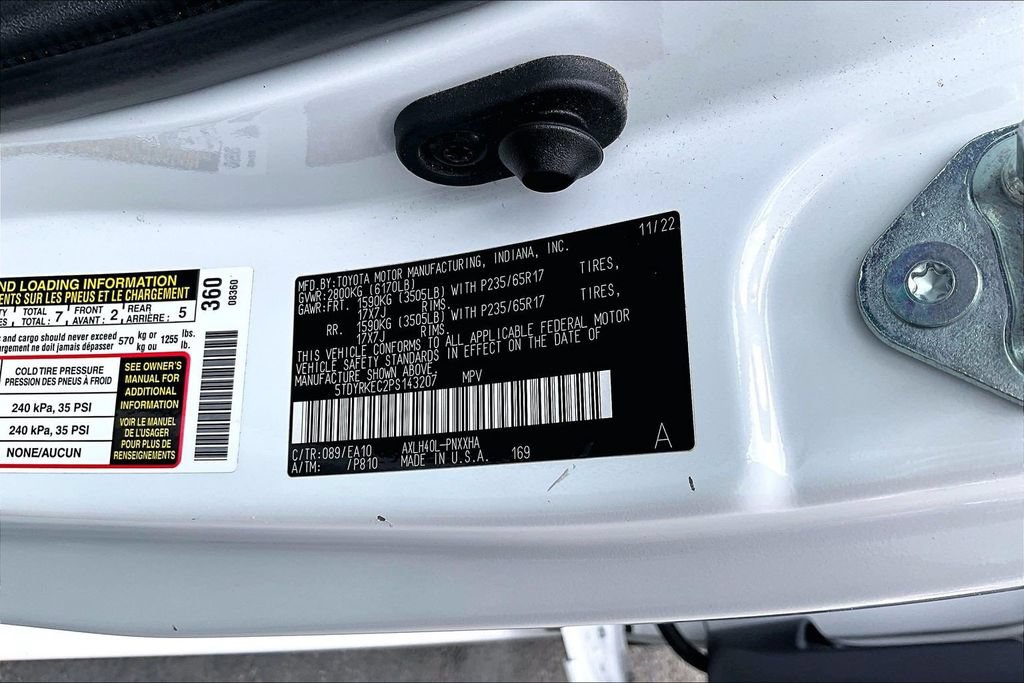 Used 2023 Toyota Sienna XLE FWD image 17