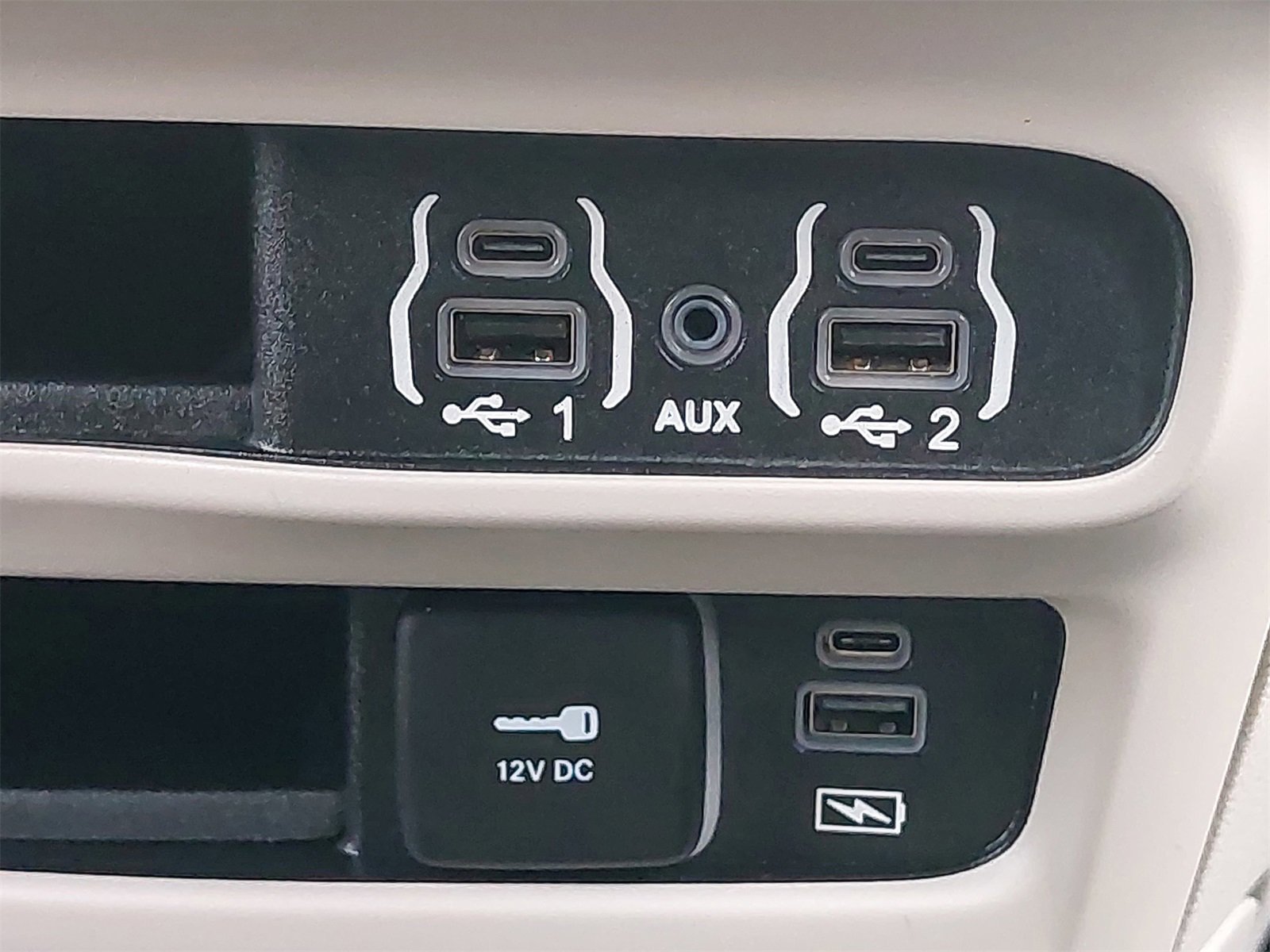 Used 2022 Chrysler Pacifica Touring-L image 31