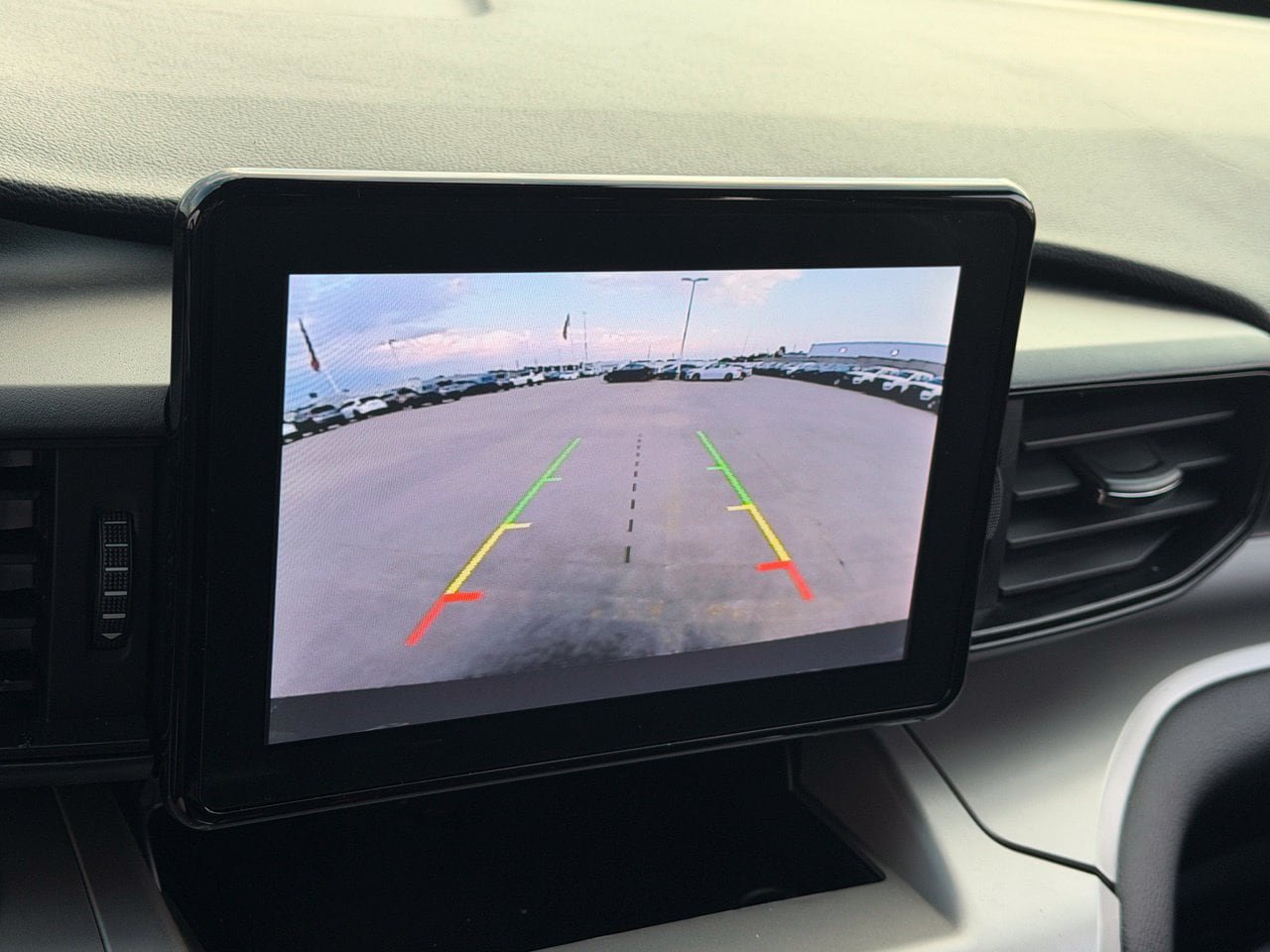 Used 2022 Ford Explorer XLT RWD image 23