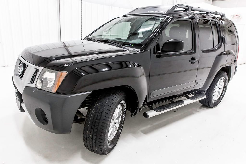 Used 2015 Nissan Xterra S w/ Value Package RWD image 2