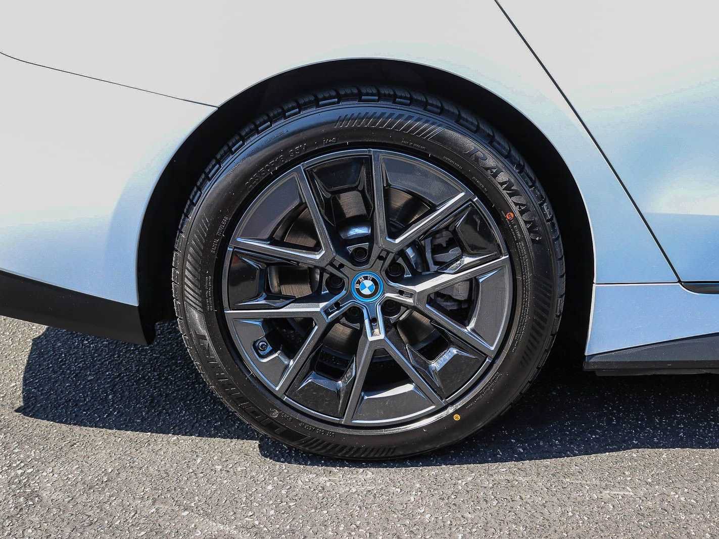Used 2023 BMW i4 eDrive35 w/ Parking Assistance Package RWD image 8