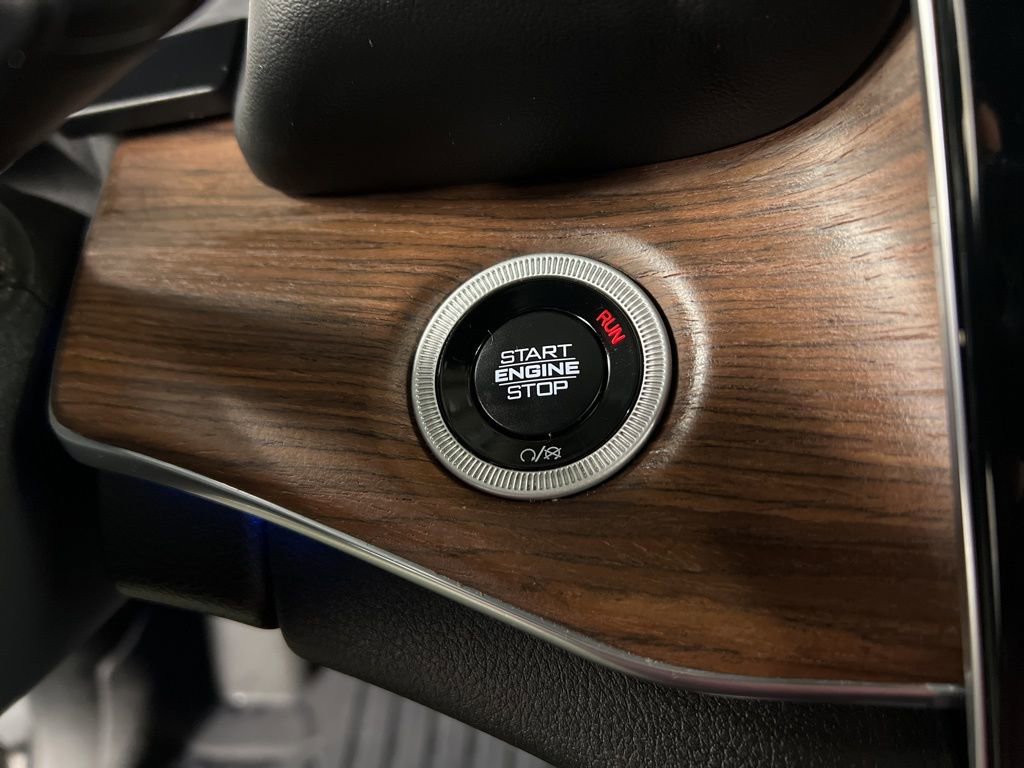 Used 2023 Jeep Grand Cherokee L Summit w/ High Altitude Package image 16