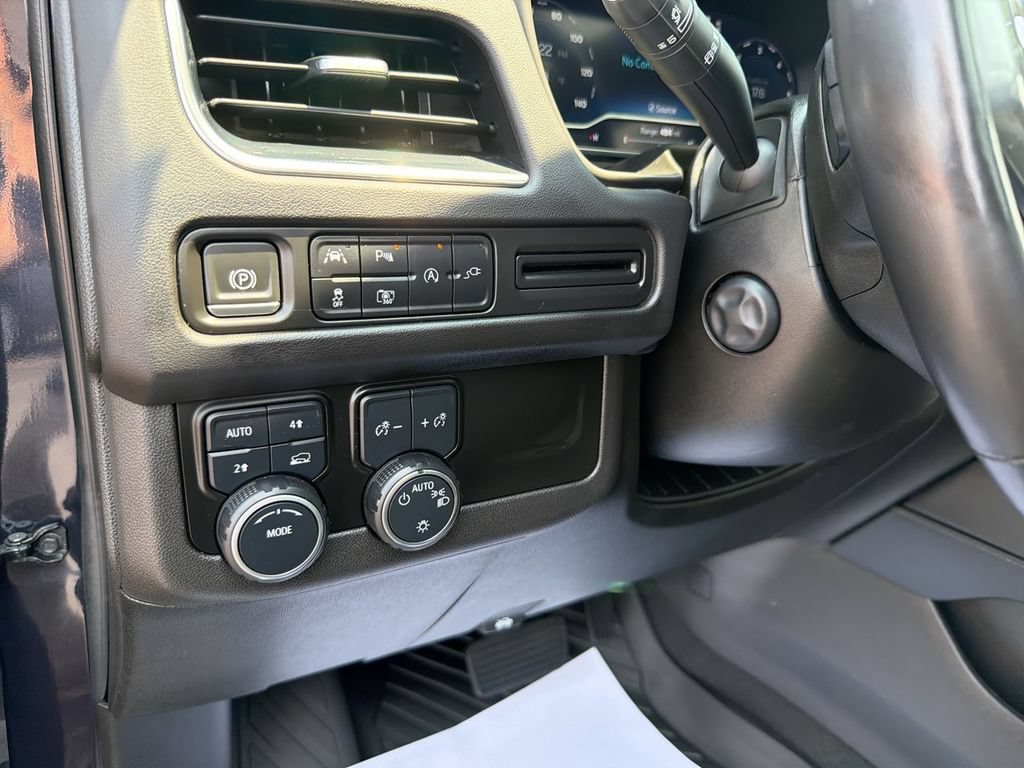 Used 2022 Chevrolet Suburban LT w/ Luxury Package AWD/4WD image 20