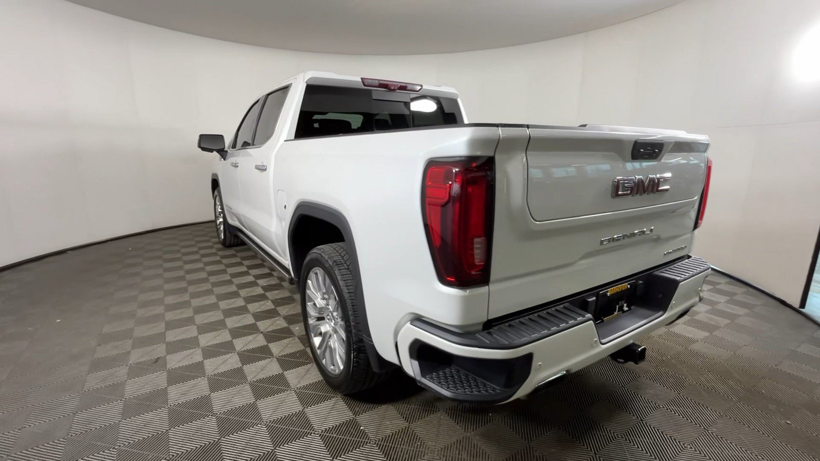 Used 2021 GMC Sierra 1500 Denali w/ Denali Ultimate Package AWD/4WD image 11