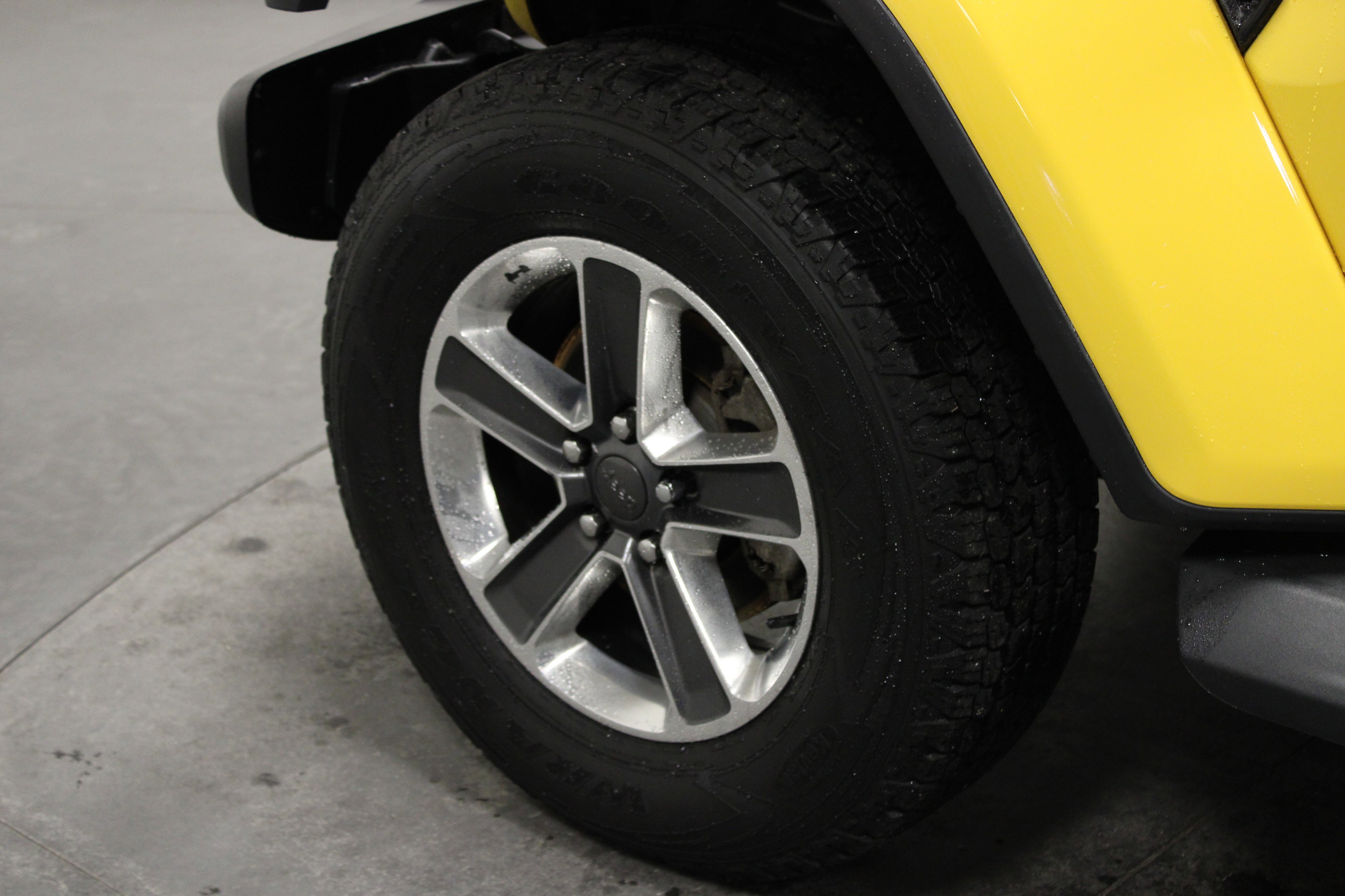 Used 2018 Jeep Wrangler Unlimited Sahara image 10