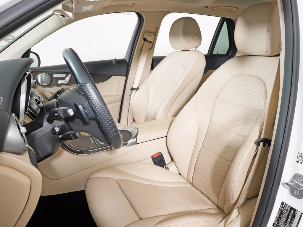 Used 2019 Mercedes-Benz GLC 300 4MATIC image 13