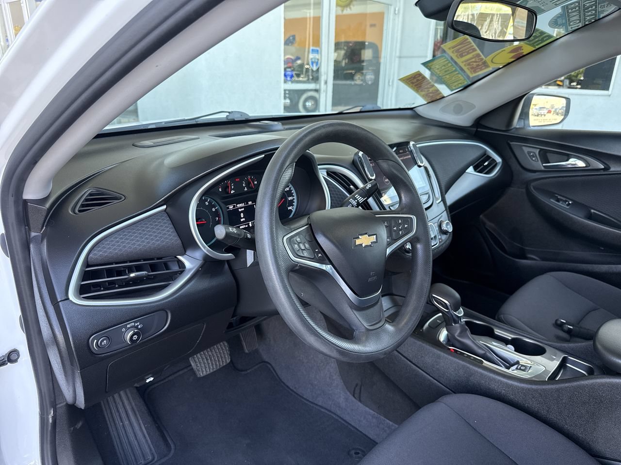 Used 2023 Chevrolet Malibu LS FWD image 9